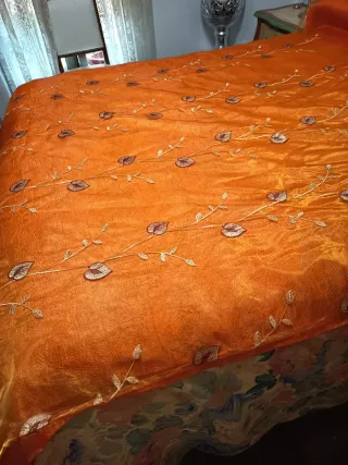 Cortina color calabaza con Ojales buen estado