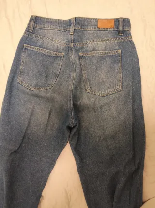 Pantalones vaqueros desgastados azules