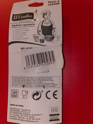 Cuchillo pelador con tapa y espatula de pasteleria