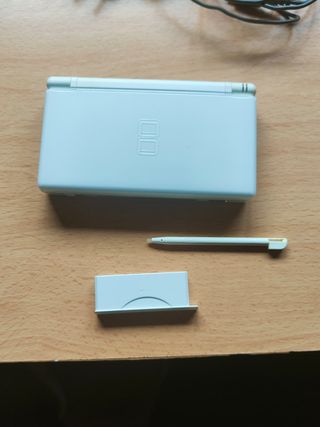 Nintendo DS Lite Blanca + Accesorios