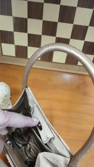 Bolso de fiesta y bodas dorado con pedrería