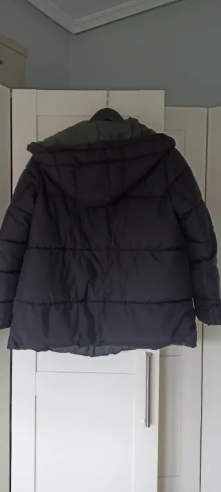 Chaquetón  de plumas negro y verde.Reversible