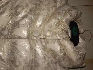 Cazadora acolchada beige/dorada Talla S