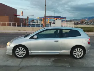 Honda Civic 2005 Cambio por moto de Cross o 600 r