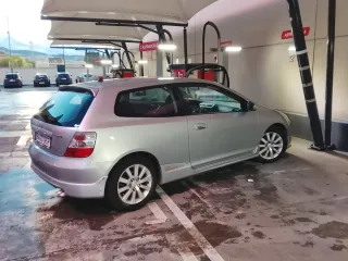 Honda Civic 2005 Cambio por moto de Cross o 600 r