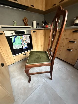 Sillas de comedor de madera y terciopelo