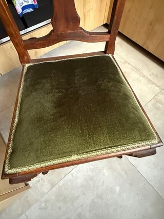 Sillas de comedor de madera y terciopelo