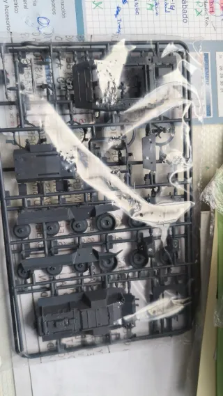 Maqueta militar Greyhound Bolt Action precintado