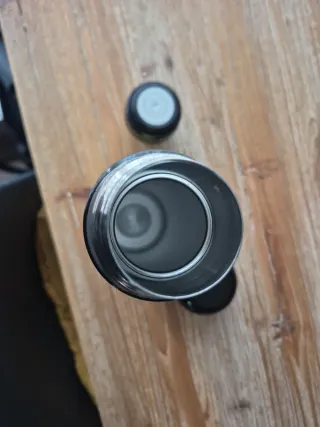 Termo Pluto TV Negro y Amarillo