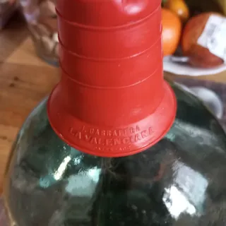 Garrafa La Valenciana Vidrio Verde Tapa Plástico