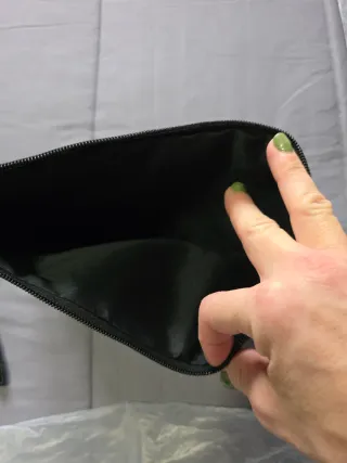 Bolso de mano negro Nuevo sin estrenar