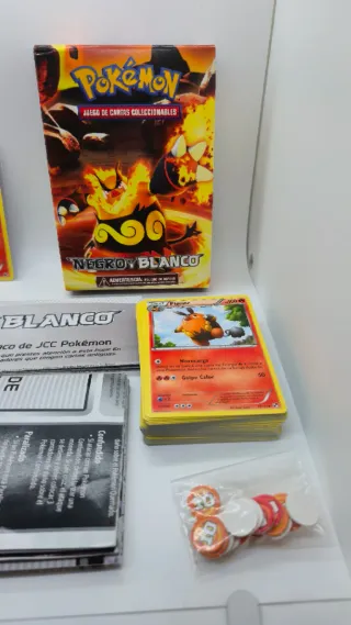 Mazo Pokémon Negro y Blanco Frenesí Rojo