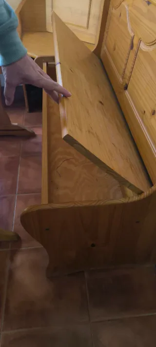 Rinconera de madera con mesa