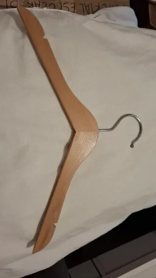 Percha madera infantil