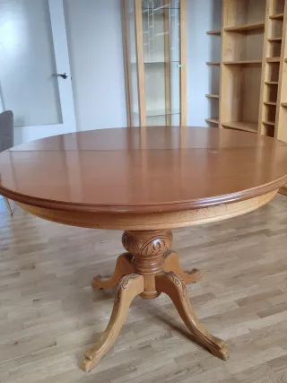 Mesa redonda extensible de madera