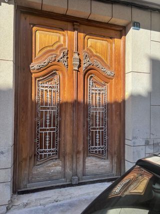 Puerta de madera exterior