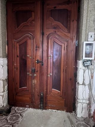 Puerta de madera exterior