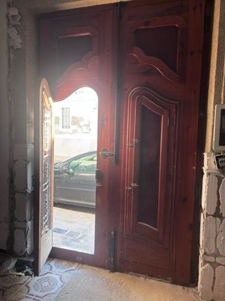 Puerta de madera exterior