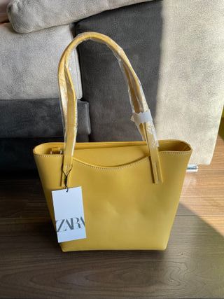 Bolso color mostaza liso de Zara - Nuevo