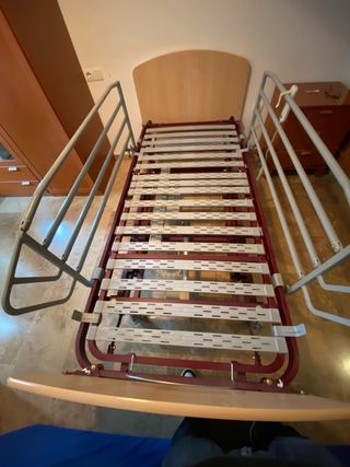 Cama Hospitalaria Eléctrica Articulada