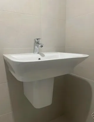 Lavabo de manos de porcelana blanco