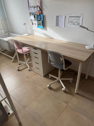 Mesa escritorio doble + 2 sillas infantiles