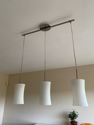 Lámpara colgante 3 tulipas blancas