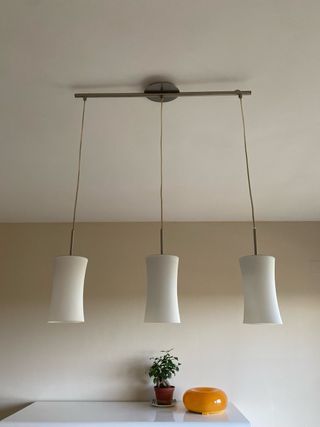 Lámpara colgante 3 tulipas blancas