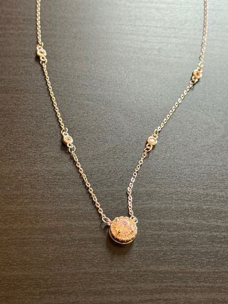 Collana con ciondolo zircone