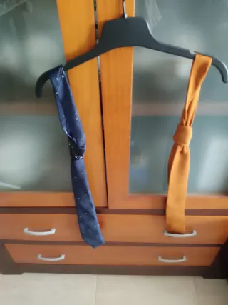 Atrezo Corbatas Años 70-80