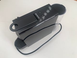 Cafetera Nespresso Krups con accesorios