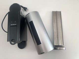 Cafetera Nespresso Krups con accesorios