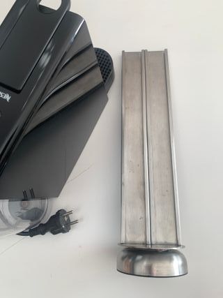 Cafetera Nespresso Krups con accesorios