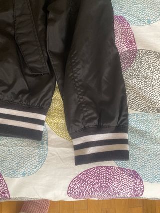 Cazadora bomber H&M niño negra
