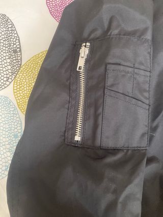 Cazadora bomber H&M niño negra