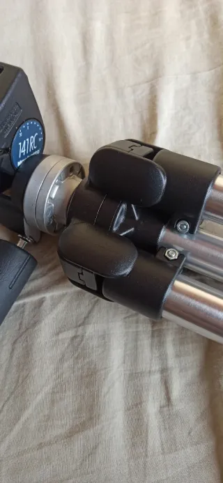 Trípode Manfrotto 144/KF08, rótula 141RC y bolsa