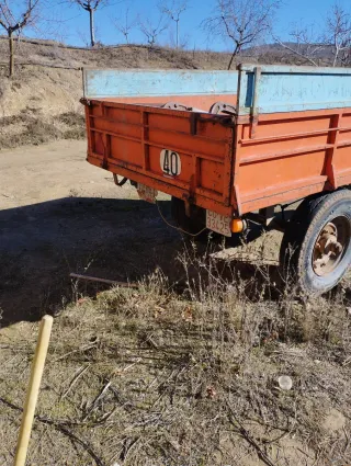 Remolque basculante hidráulico