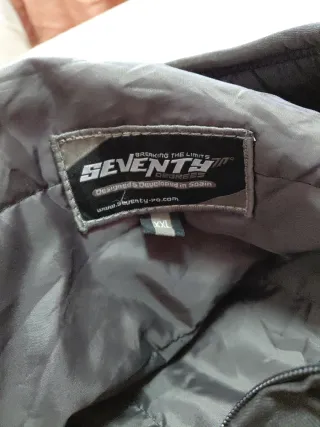 Chaqueta de moto negra