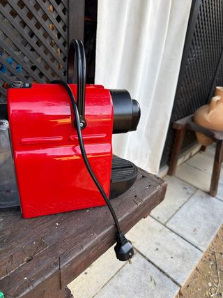 Cafetera Nespresso KRUPS Roja de cápsulas