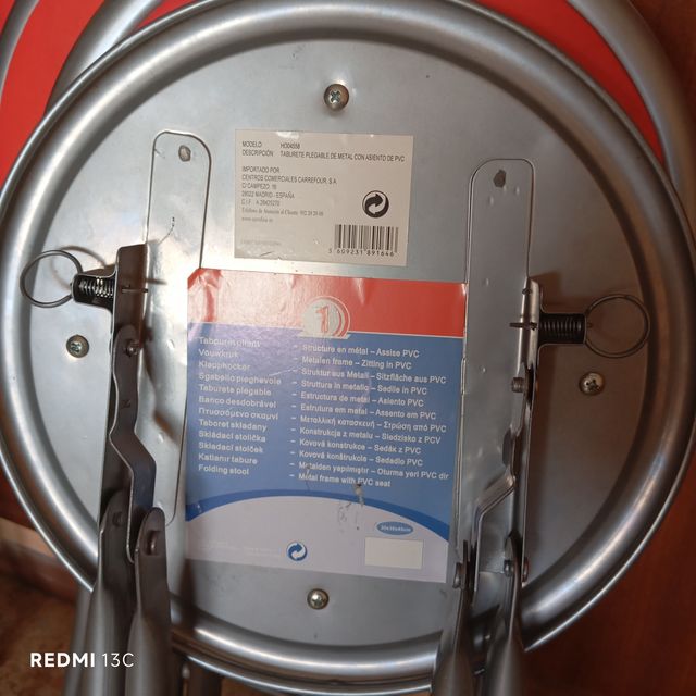 Conjunto de 7 Taburetes plegables rojos / metálico