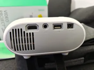 Proyector Yoton + Pantalla