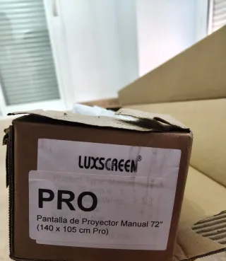 Proyector Yoton + Pantalla