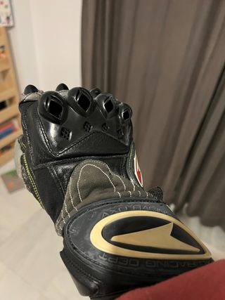 Casco de moto HJC con diseño. Regalo guantes.