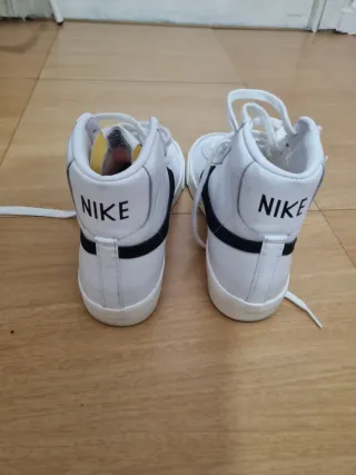 Nike Blazer Mid 77 Hi Top Blancas