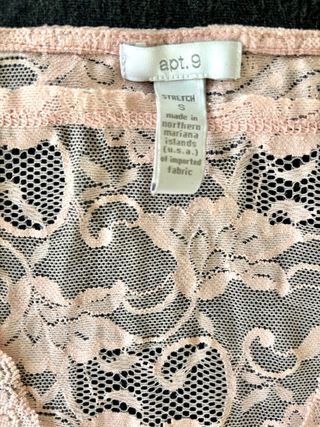 Blusa de encaje nude nudo marca apt. 9
