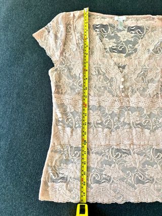 Blusa de encaje nude nudo marca apt. 9