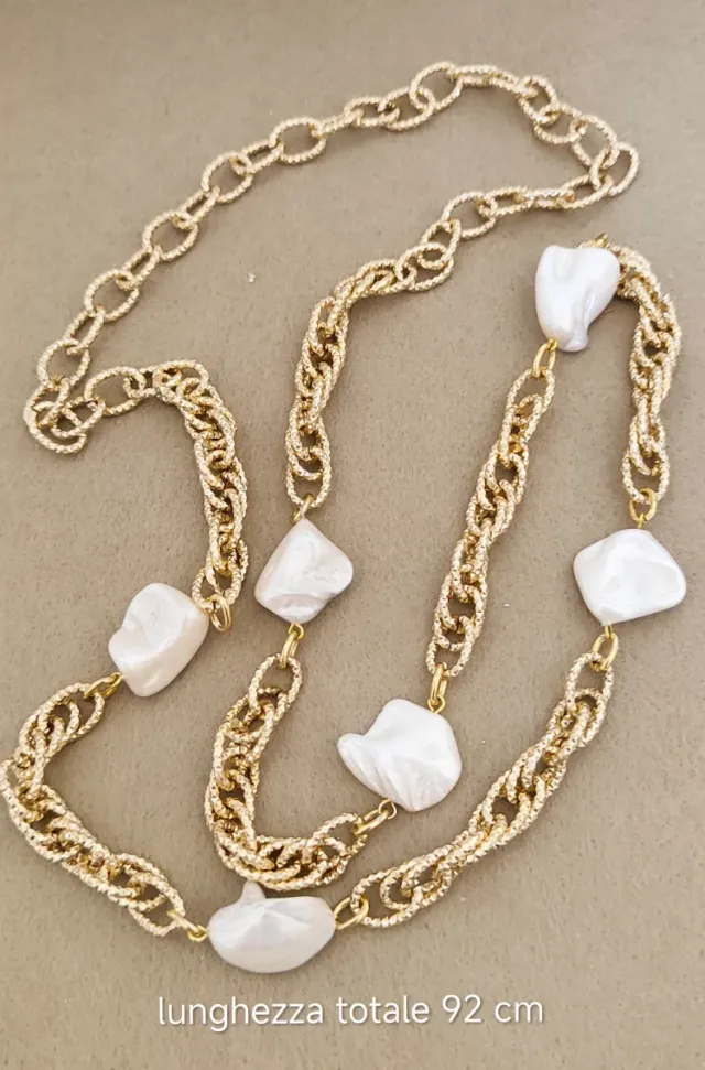 Collana lunga artigianale oro e madreperla bianche