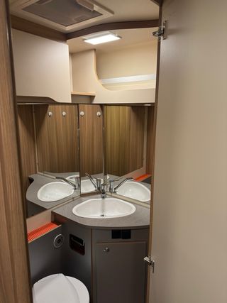 Caravana Weinsberg 500QDK