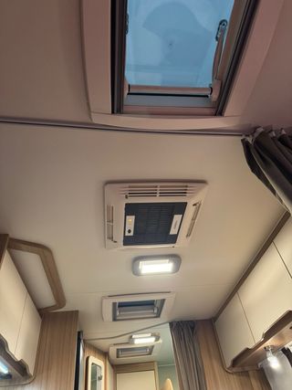 Caravana Weinsberg 500QDK