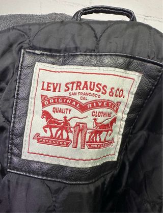 Giacca in pelle con cappuccio